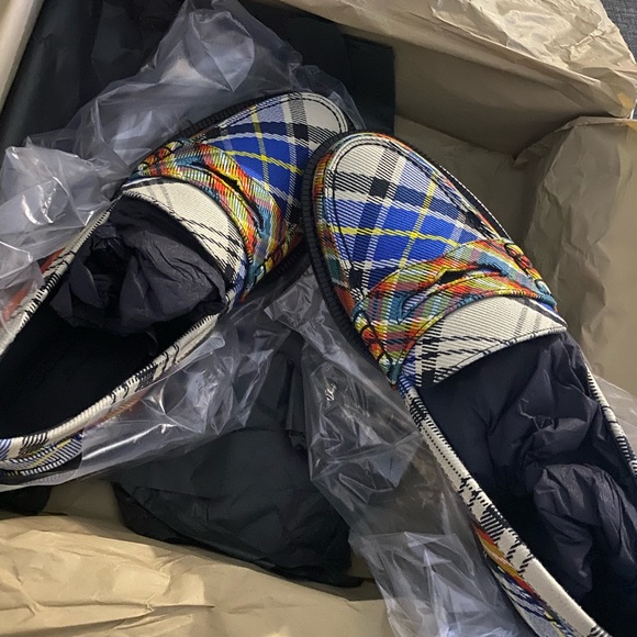 Brand new Burberry - Picture 3 of 4